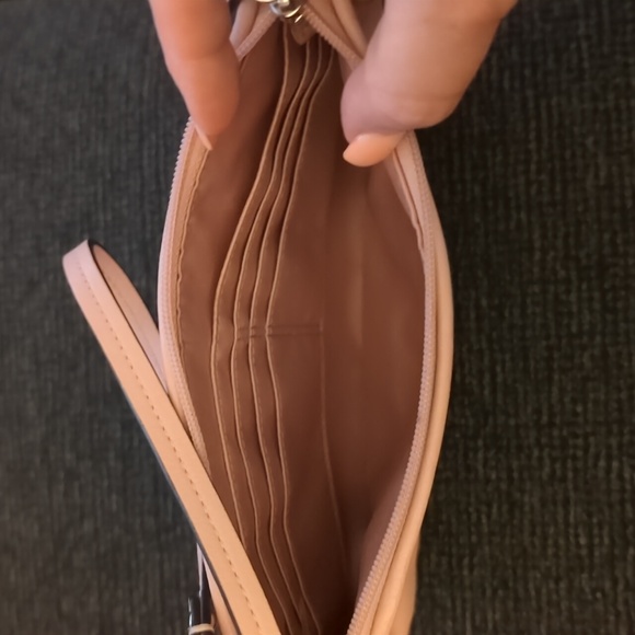 Coach wristlet pouch, clutch wallet pre-loved pale pink. Great condition! - Picture 3 of 6